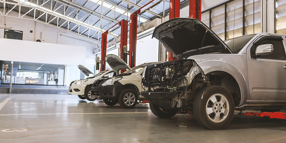 Image Of Cars About To Be Fix